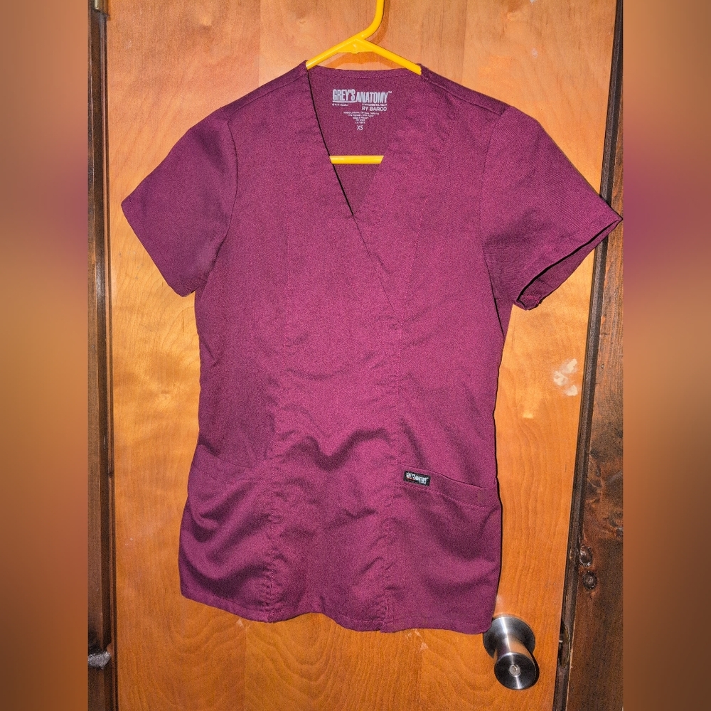 Greys Anatomy Woman's Xs Scrub Top